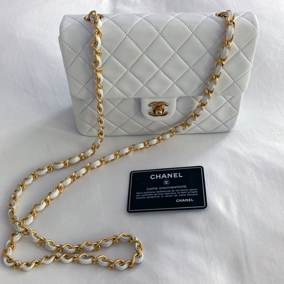 CHANEL Handbags - Chanel White Quilted Flapbag Boybag
